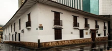 Biblioteca Centenario inaugura exposición ‘Las joyas ocultas de la independencia’