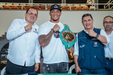 Emotivo homenaje de la Alcaldía de Cali a Óscar Rivas, campeón mundial de boxeo 