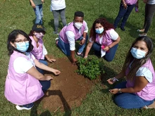 Las mujeres se tomaron el Parque de El Ingenio para sembrar vida