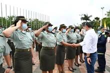 Policía Nacional condecora al Secretario de Seguridad y Justicia de Cali, en el marco de los 130  años de la institución 