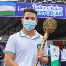 La antorcha de los Panamericanos visitó la Feria Todas y Todos a Estudiar