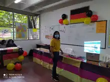 Estudiantes del Inem fortalecen sus habilidades en idiomas extranjeros