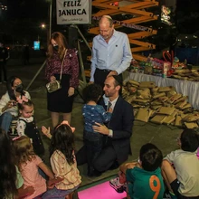 La Luz de Janucá fue encendida en la Plazoleta Jairo Varela