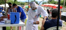 Caleños se vacunan contra el covid-19 y acceden de manera gratuita a los escenarios deportivos