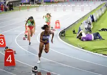Valeria terminó con la cabeza en alto