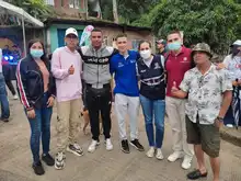 La comuna 20 fortalece el turismo coloreando la Calle de la Poesía