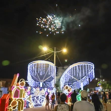 Las luces del alumbrado navideño se encendieron en el oriente de Cali