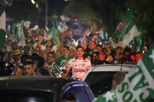 Caleños y caleñas celebraron la victoria del Deportivo Cali tras conseguir la décima estrella 