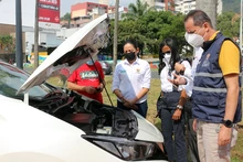 Alcaldía entregó vehículo eléctrico al Dagma