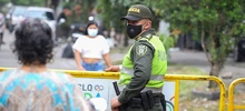 Autoridades caleñas brindan seguridad ciudadana en gran fiesta popular en la comuna 13