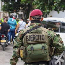 Autoridades caleñas brindan seguridad ciudadana en gran fiesta popular en la comuna 13