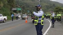Agentes de tránsito regulan el ingreso vehícular, en el plan retorno 