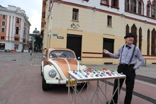 Autos clásicos engalanaron el Bulevar del Río