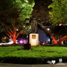 Con iluminación de monumentos, Cali se une al Día Mundial contra el Cáncer 