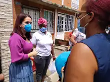 Continúa la entrega de mercados a la población más vulnerable