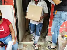 Continúa la entrega de mercados a la población más vulnerable