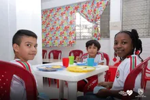 En cerca de 200 sedes educativas oficiales comenzó a entregarse la ración preparada en sitio 
