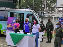 Mujeres del barrio Comuneros I fueron protagonistas del homenaje a la vida y rechazo a la violencia