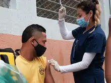 Vacunación extramural, la principal estrategia para aumentar coberturas en Cali