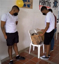 Estudiantes de prácticas restaurativas presentes en la Feria Cideca