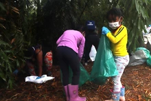 Comunidad de Altos de Santa Elena oxigenó el río Meléndez