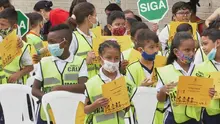 Movilidad gradúa a 50 niños como patrulleritos escolares de la Institución Educativa Bartolome Loboguerrero. 