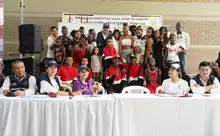 Los servidores públicos unidos por el Bienestar Social de la comuna 15