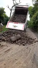 Con maquinaria y obreros, Infraestructura recupera la malla vial urbana y rural en Cali