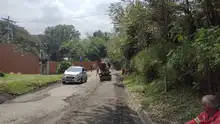 Con maquinaria y obreros, Infraestructura recupera la malla vial urbana y rural en Cali