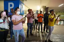 “¡Eres grande Freddy!”: Hinchas despidieron al jugador Rincón.