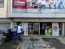 Comerciantes reciben calendarios e información tributaria en sus establecimientos