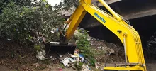 Emcali de frente contra la basura arrojada por inescrupulosos al canal Oriental de aguas lluvias