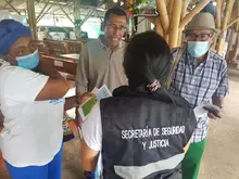 Adultos mayores fueron atendidos en la Casa de Justicia Itinerante en Llano Verde