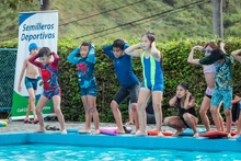 Niños de Terrón Colorado dan brazadas de ilusión en Tory Castro