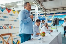 Ministro del Deporte entregó implementación a deportistas de Cali