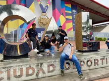 Jóvenes universitarios se fueron de ‘borondo’ por los escenarios deportivos 