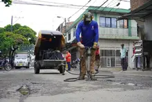 A don Jesús ya no se le empolvará la tienda con la renovación de vías en Marroquín