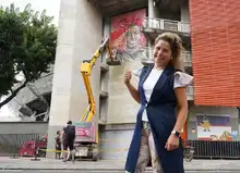 Con arte urbano, la hinchada escarlata rinde homenaje a Adrián Ramos 