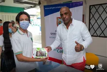 Entregados dispositivos electrónicos para uso educativo 