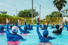 Con clases de Acuafit, los caleños están mejorando su estado físico y mental 