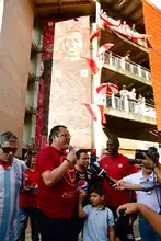 Adrián Ramos, un ídolo plasmado en el corazón y en la pared