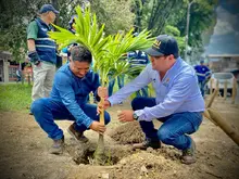 Alcaldía y comunidad se unieron para recuperar separador vial impactado por residuos