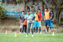 El esfuerzo de los jóvenes de La Buitrera por alcanzar sus sueños en el fútbol 