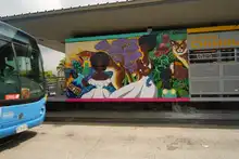 El MIO se llena de color