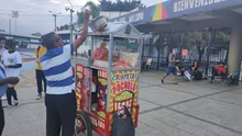 Las crispetas de colores de ‘Pocholo’ le ponen sabor a los alrededores de la Secretaría del Deporte y la Recreación