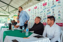 Secretaría del Deporte, de taquito con el álbum del Deportivo Cali