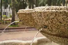 En la Plaza de Cayzedo volvió a brotar el agua de las fuentes ornamentales