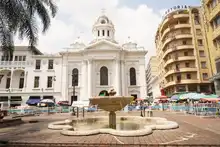 En la Plaza de Cayzedo volvió a brotar el agua de las fuentes ornamentales