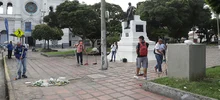 Caleños madrugaron a embellecer a la Precursora de la Independencia