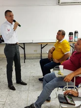 Taxistas de la empresa Toro Autos se unen para promocionar a Cali a través de los códigos QR